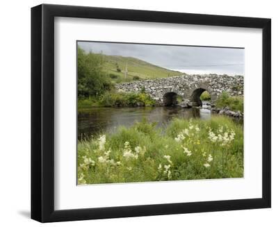 Quiet Man Bridge, Near Maam Cross, Connemara, County Galway, Connacht, Republic of Ireland - Black Framed Art Print Wall Art, 12x9