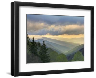Sunrise View of Oconaluftee Valley, Great Smoky Mountains National Park, North Carolina, Usa - Black Framed Art Print Wall Art, 12x9