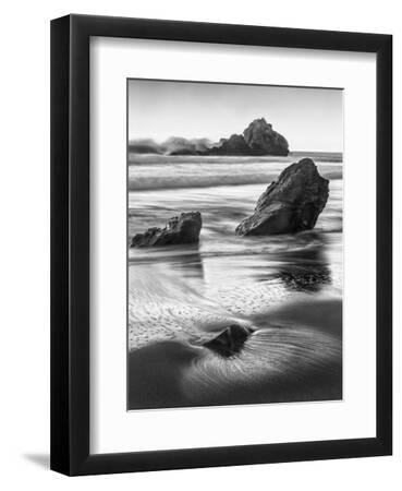 USA, California, Pfeiffer Beach - Black Framed Art Print Wall Art, 9x12